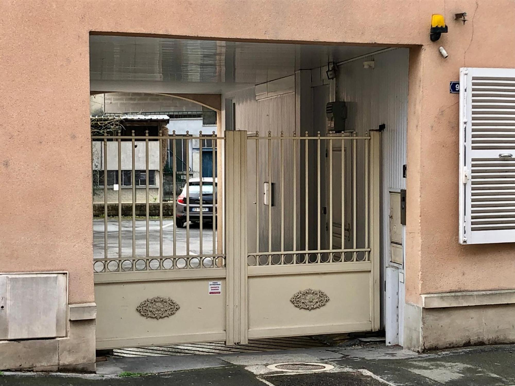 Logement Centre Ville D'Epernay Avec Parking Prive Exteriör bild